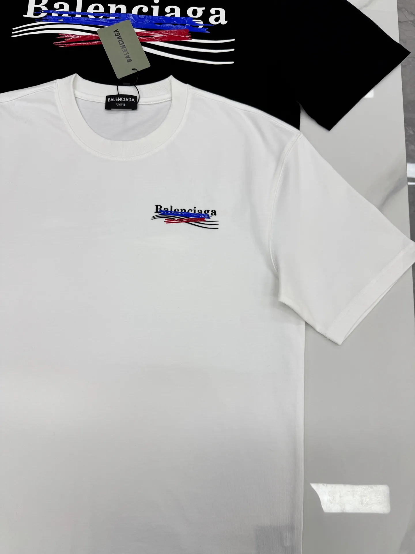 ⚜️Balenciaga New Arrival T ， Same Style❤️ . ， .“Balenciaga” + ， ！ ， ，Breathable ， or ✨ ， 、 ， ！ ！ ：Black.White.Sizes：S-3XL ❗️（175/145 L）